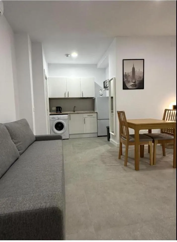 Estupendo Piso A 5 Min De La Estacion De Bus Y Tren Maria Zambrano Apartment Malaga