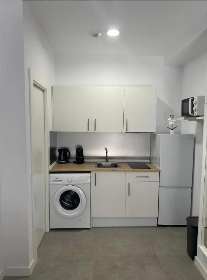 Apartamento Estupendo Piso A 5 Min De La Estacion De Bus Y Tren Maria Zambrano Málaga 0*,  España