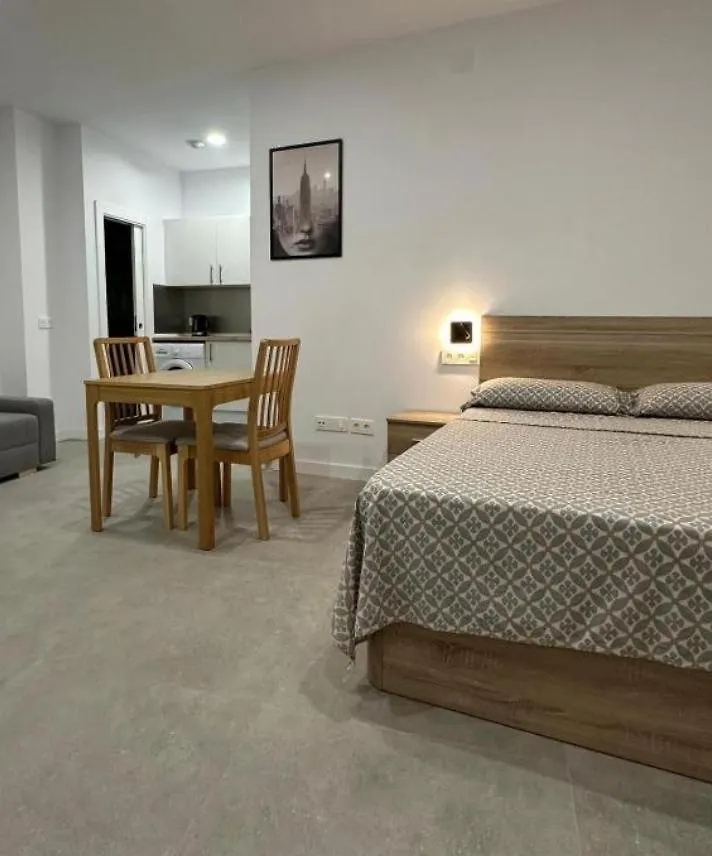 Estupendo Piso A 5 Min De La Estacion De Bus Y Tren Maria Zambrano Apartment Malaga