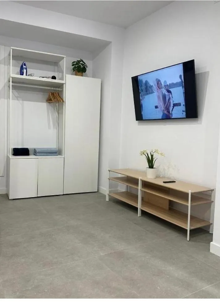 Estupendo Piso A 5 Min De La Estacion De Bus Y Tren Maria Zambrano Apartment Malaga