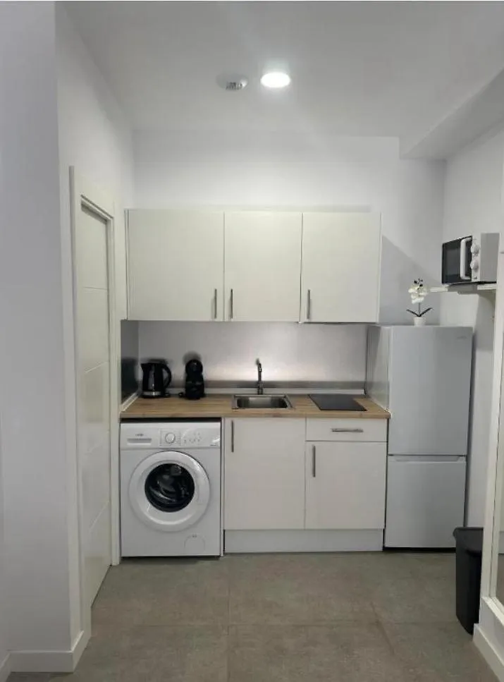 Estupendo Piso A 5 Min De La Estacion De Bus Y Tren Maria Zambrano Apartment Malaga 0*,