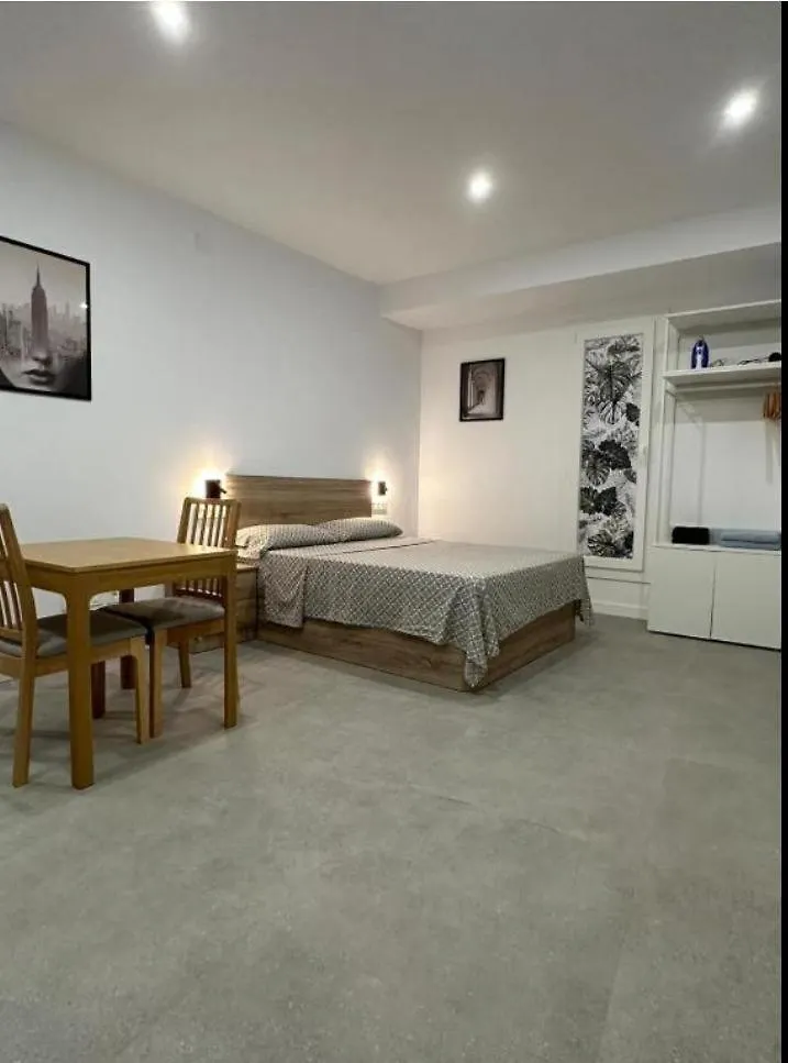 Estupendo Piso A 5 Min De La Estacion De Bus Y Tren Maria Zambrano Apartment Malaga